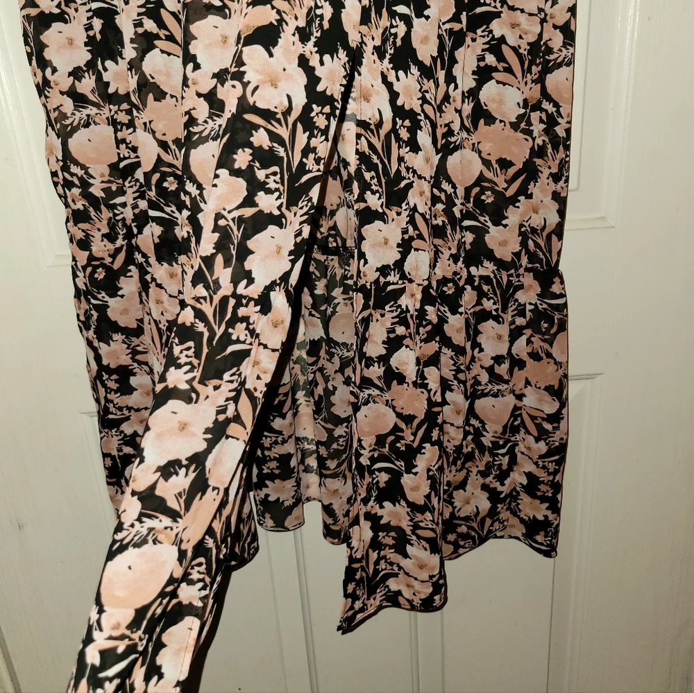 Floral Black & Tan Dress - Picture 6 of 7